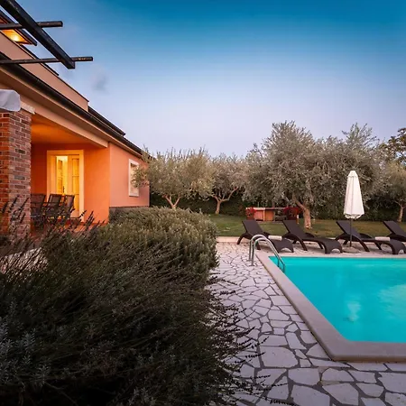 Casa Clara Mit Jacuzzi Und Panoramameerblick * Kaštelir