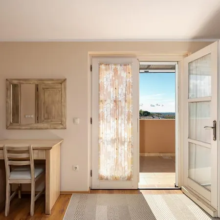 Prázdninový dům Casa Clara Mit Jacuzzi Und Panoramameerblick Kaštelir