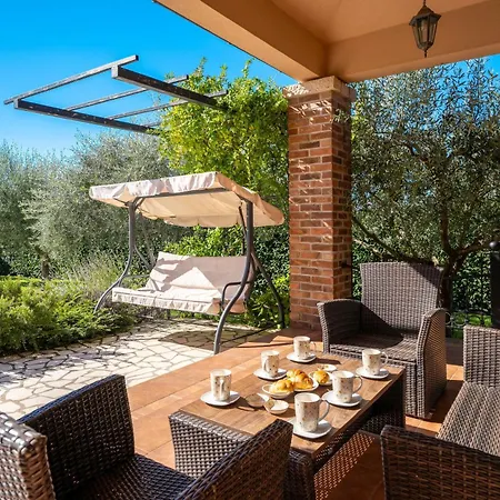 別荘 Casa Clara Mit Jacuzzi Und Panoramameerblick Kaštelir