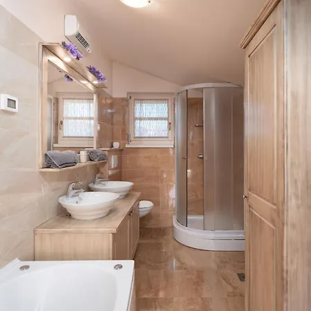 Casa Clara Mit Jacuzzi Und Panoramameerblick * Kaštelir